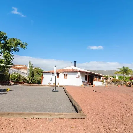 Vakantiehuis Cozy House With Pool In San Cristobal De La Laguna, 70 M²