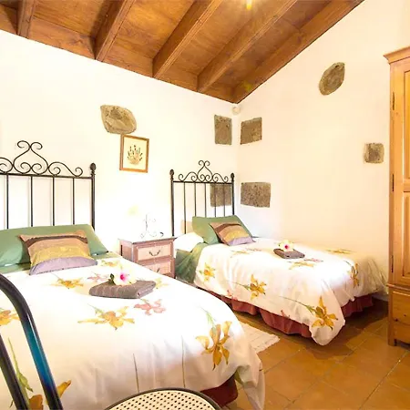 Comfortable House In With Shared Pool