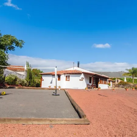 Vakantiehuis Cozy House With Pool In San Cristobal De La Laguna, 70 M² La Laguna (Tenerife)