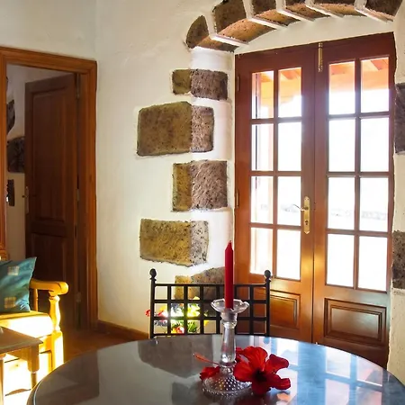Cozy House With Pool In San Cristobal De La Laguna, 70 M² Vakantiehuis *