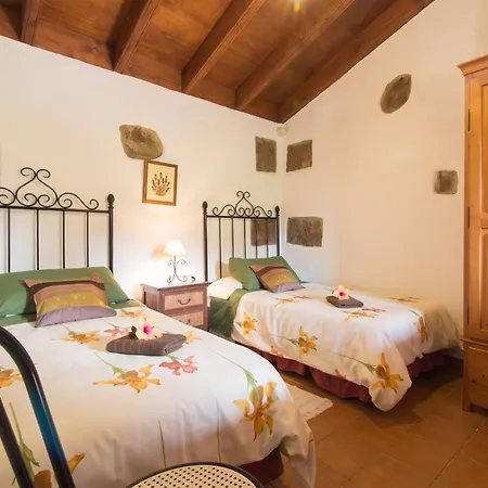 Cozy House With Pool In San Cristobal De La Laguna, 70 M² Vakantiehuis *