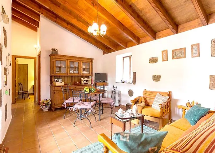 Cozy House With Pool In San Cristobal De La Laguna, 70 M² *