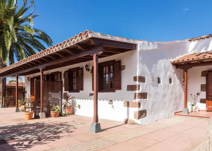 Cozy House With Pool In San Cristobal De La Laguna, 70 M² *